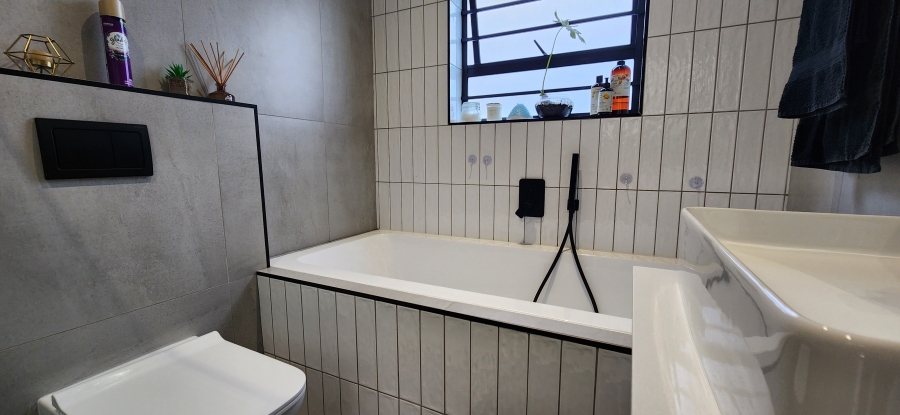 To Let 2 Bedroom Property for Rent in Parklands North Western Cape